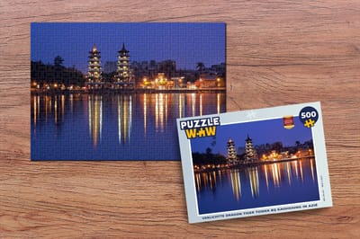 Puzzel Verlichtte Dragon Tiger Tower bij Kaohsiung in Azië - Legpuzzel - Puzzel 500 stukjes