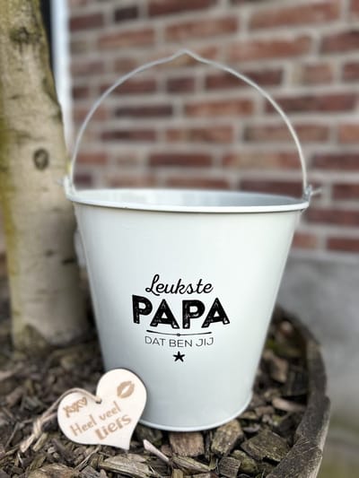 Creaties van Hier – Cadeau emmer Papa met houten hartje - 24 cm – zink – decoratie