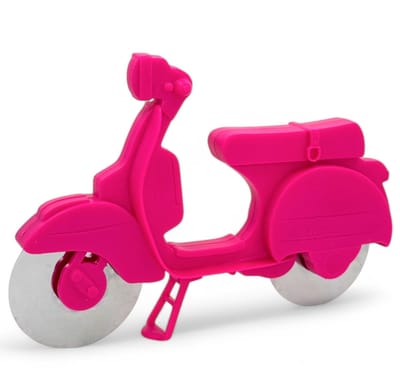 Dailygoods- Pizzasnijder trendy scooterdesign - Roestvrij Stalen Snijrollen - Vaatwasmachinebestendig - Standaard - Decoratief Keukenaccessoire - Mooi en Functioneel - Pizzaroller