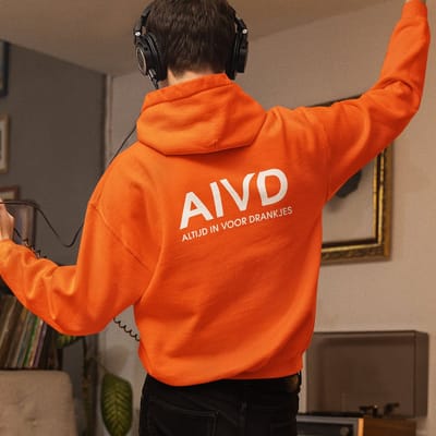 Oranje Koningsdag Hoodie AIVD Altijd In Voor Drankjes Back - MAAT XS - Oranje Feestkleding