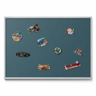 Tulup Magneetbord met Zilveren Frame - Maritiem Magneetbord Met Effen Achtergrond - 100 cm x 70 cm - Donkerblauwe kleur - Magnetisch Bord Muurbevestiging - Memobord voor Keuken - Magnetisch Wandbord