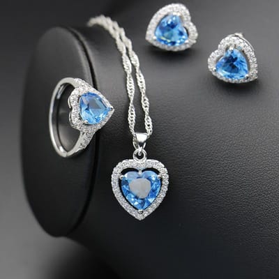 Een bestseller van Europese en Amerikaanse sieraden Een Zirkoon Zeeblauw Halsketting Een Ring, Een Volledig Diamanten Hart Armband en Oorbellen voor Dames W5489WW-