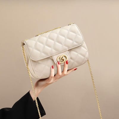 Veelzijdige Kleine Vierkante Tas Dit Jaar Nieuwe Trendy Leren Crossbody Tas voor Dames Licht Luxe Modieuze Schoudertas white