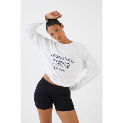 Dames Dsgn Studio Est 2020 Oversized T-shirt Met Lange Mouwen | Wit | Maat: XS