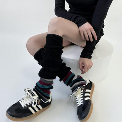 Nouveaux Jambières pour Femmes Mode Japonaise Rayées Multicolores Hautes sur la Cuisse Bas Automne et Hiver Tricotées Couvre-Pieds Jambières One Size
