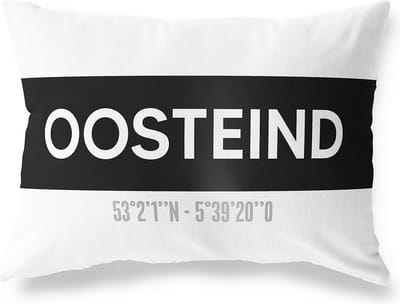 Tuinkussen OOSTEIND - NOORD-BRABANT met coördinaten - Buitenkussen - Bootkussen - Weerbestendig - Jouw Plaats - Studio216 - Modern - Zwart-Wit - 50x30cm