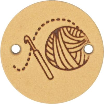 Durable Leren Label met Bolletje Wol en Haaknaald – 2 cm – Set van 2 Stuks
