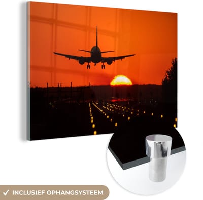 MuchoWow® Glasschilderij 120x80 cm - Schilderij acrylglas - Zonsondergang - Vliegtuig - Oranje - Zon - Foto op glas - Schilderijen