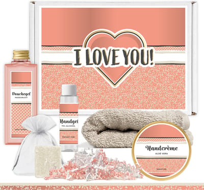 Brievenbus cadeau “I love you!” - 5 producten - 250 gram - Triomf Cosmetica I Brievenbuscadeautje voor haar Giftset Woman Luxe wellness brievenbusdoosje Valentijn Cadeautje vrouw Set Valentijnsdag Vriendin Gift for my love one Girlfriend Zalmroze
