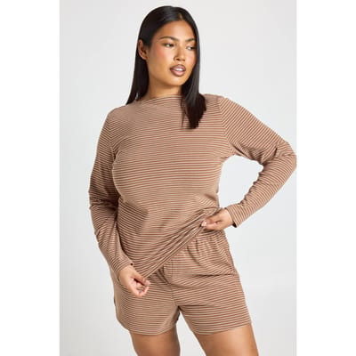 boohoo Dames Plus Zachte Geribbelde Gestreepte Pyjama Set Met Lange Mouwen Top & Korte Broek | Chocoladebruin | Maat: 44