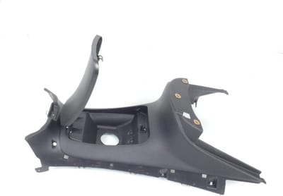 Protège jambe pour scooter Piaggio 125 MP3 2009 à 2014 623189000C Trappe Neuf