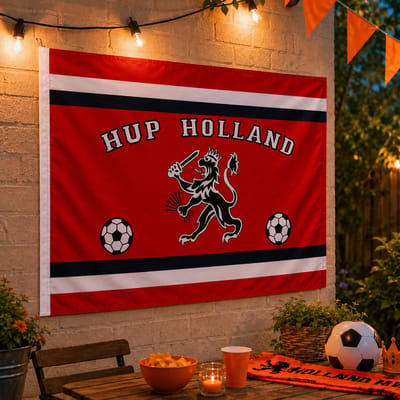 Holland Vlag met Leeuw – 50 x 70 cm – Hup Holland Voetbalvlag – EK/WK Supportersvlag – Polyester