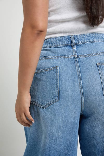 boohoo Dames Plus Barrel Fit Jeans | Mid Wash | Maat: 28/30L