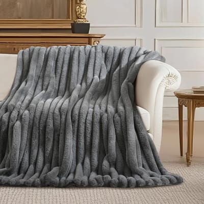 Dailygoods- Knuffeldeken Zacht en Warm - Pluizige Deken - Flanellen Deken - Overtrekdeken - 130x150 cm - Huidvriendelijk Materiaal