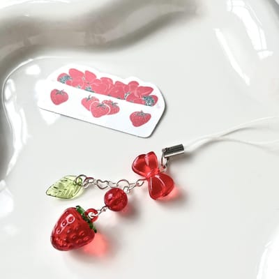 Nieuw Ontwerp 1 Stuk Schattige y2k Stijl Aardbei Kers Kralen Knoop Vruchten Telefoon Bedeltjes Sleutelkoord Lanyard Accessoires Bandje white