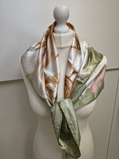 Vierkante dames sjaal Bernice-gebloemd motief-groen wit oranje zwart beige-90x90