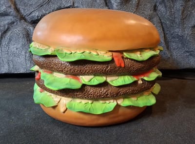 Mega Hamburger Beeld - Decoratie - Woonaccessoires - Beeld - gelamineerd polyester - 50cm Hoog
