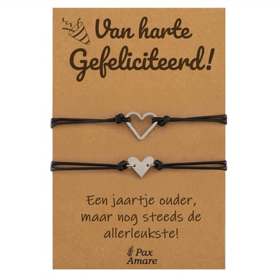 Vriendschapsarmbandjes voor 2 "Van Harte Gefeliciteerd" - Leuke Hartjes - BFF Armbandjes met Verjaardags Cadeau Kaartje - Zilverkleurig - Elastisch Verstelbaar - Pax Amare