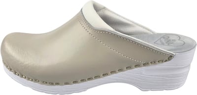 Dina Medische klompen - Werkklompen - Zorgklompen - PU klompen - Ziekenhuis klompen - Dames klompen - Beige met witte zool - maat 36