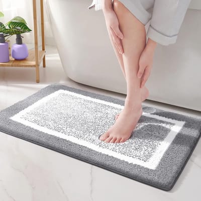 Famanu - Zachte microvezel badmat 60 x 90 cm, antislip badkamermatten, machinewasbaar, douche-waterabsorberend badtapijt, badkamer vloermatten (grijs)