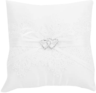Dailygoods- Kussen Ivoor Satijn - Ringkussen - Bruiloft - Bloem Kussen - Strik - Parel Decoratie