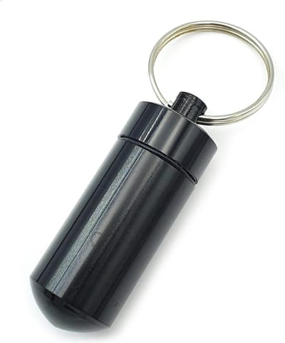 Sleutelhanger waterdicht adreskokertje pillenkokertje XL zwart 40x12 mm