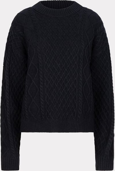Sweater cable short