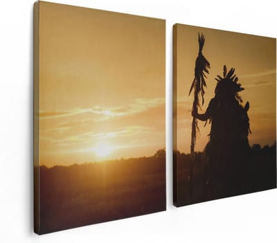 Artaza Canvas Schilderij Tweeluik Indiaan met een Speer bij Zonsondergang - 120x80 - Foto Op Canvas - Canvas Print