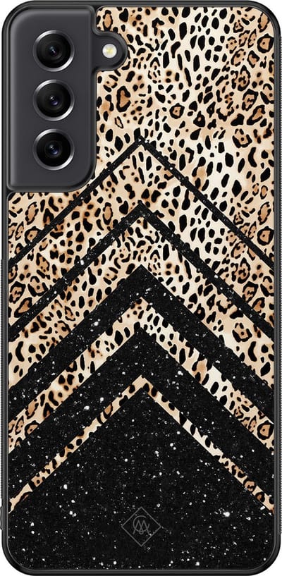 Casimoda® hoesje - Geschikt voor Samsung Galaxy S21 FE - Chevron Luipaard - Zwart TPU Backcover - Luipaardprint - Bruin/beige