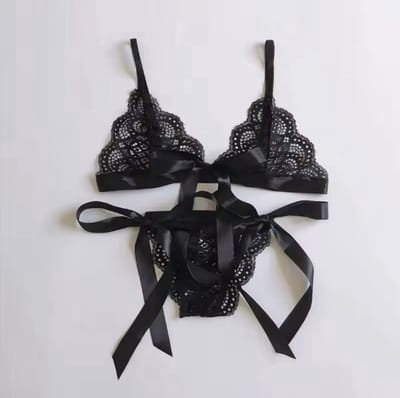 Zwart Kanten Lingeriesetje - Sexy lingerie - Zwarte lingerie - Small - Kanten lingerie - Kant - Slipje - Erotiek - Brazilian - Erotiek - CHPN