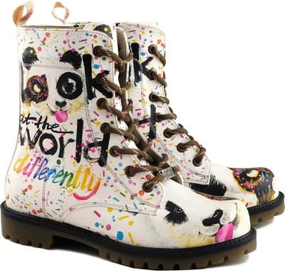GOBY Look At The World Differently Enkellaarsjes – Handgemaakt – Premium Kwaliteit – Maat 35