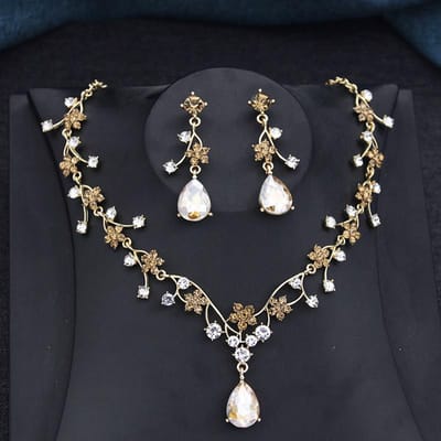 Ensembles de Bijoux de Mariée Goutte d'Eau Strassée Fleur pour Femmes Ensemble Boucles d'Oreilles et Collier Ras-du-cou Ensembles de Bijoux de Mariage Ensemble 3 Pièces Cadeaux black