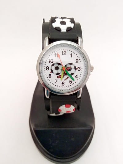 Hetty'S - Voetbal horloge voor kinderen - Zwart - Bandje met voetballen - Ook in rood