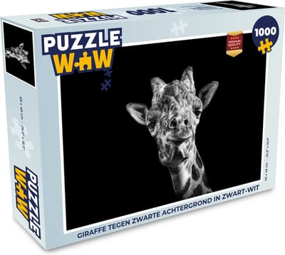 Puzzel Giraffe tegen zwarte achtergrond in zwart-wit - Legpuzzel - Puzzel 1000 stukjes volwassenen