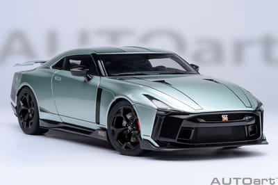 AUTOart 1/18 Nissan GT-R50 by Italdesign, Metallic Green / Black