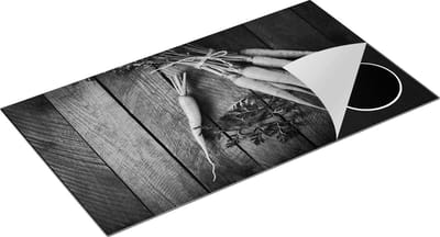 Chefcare Inductie Beschermer Wortels op Houten Planken - Zwart Wit - 95x50 cm - Afdekplaat Inductie - Kookplaat Beschermer - Inductie Mat
