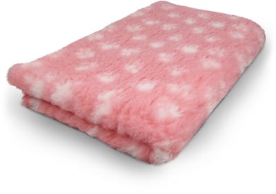 Vetbed Roze met Wit Voetprint Pootjes - Anti-Slip Hondenmat Puppykleed - Hondenkleed Benchkleed Benchmat Dierenmat - Voor Werpkist en Hondenbench - Machinewasbaar 100 x 75 CM