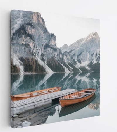 Saammp Canvas Schilderij - Boot in de dolomieten - Landschap - Natuur - 20x20 - Foto op canvas - Wanddecoratie - Muurdecoratie Woonkamer - Slaapkamer decoratie - Canvas Print