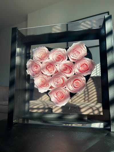 Long life rozen - AG Luxurygifts cadeau box - Valentijn - flower box - luxe cadeau - long life - rozen - blauwe rozen - baby shower cadeau - cadeau voor haar
