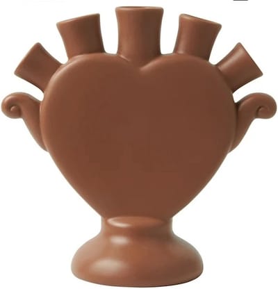 Modern bruin tulpenvaasje van mat gebakken klei 13 cm