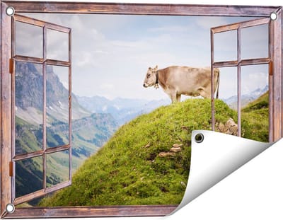 Gards Tuinposter Doorkijk Koe in de Bergen - 60x40 cm - Tuindoek - Tuindecoratie - Wanddecoratie buiten - Tuinschilderij
