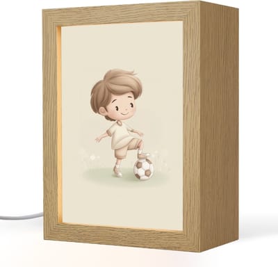 Nachtlampje 15x20 cm - Kinder lampje - Jongen - Voetbal - Bruin - Minimalistisch - Tafellamp kinderkamer - Slaapkamer lamp - Bedlamp kinderen - Kinderlampje stopcontact - Wandlamp babykamer - Nachtlampjes