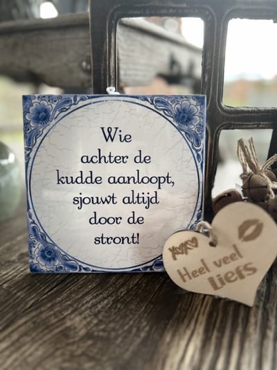 Creaties van Hier - Tegeltje Kudde met houten hartje - 15 cm – Keramiek