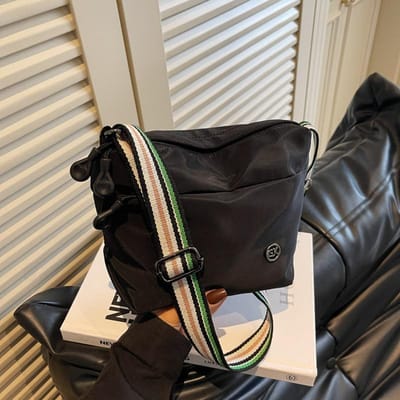Casual Eenvoudige Nylon Crossbody Tas Lichtgewicht Kleine Schoudertas Lichtgewicht Reizen Telefoon Tas Dames High End Crossbody Knoedeltas