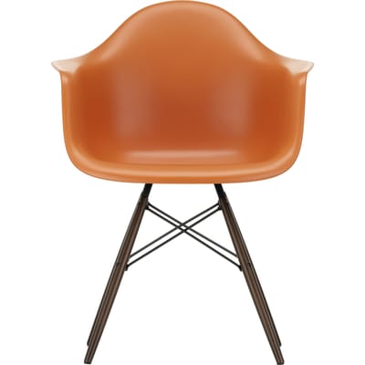 Vitra DAW Eames Plastic Armchair - roestoranje RE - donkere esdoorn