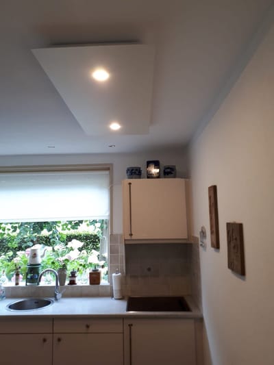 Galaxy Heat & Light infraroodpaneel plafond verwarming met verlichting 500 Watt - 50x120cm, directe verlichting 2 ledspots - draadloos geschakeld met dimmer wandschakelaar, thermostaat 520 (programmeerbaar)