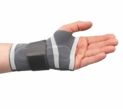 BORT activemed polsbandage – Polsbrace Optimale Onderteuning en Compressie – Pols Stabilisatie – Handbrace Polssteun inclusief uitneembare Spalk - S Rechts - Grijs
