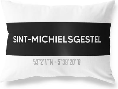 Tuinkussen SINT-MICHIELSGESTEL - NOORD-BRABANT met coördinaten - Buitenkussen - Bootkussen - Weerbestendig - Jouw Plaats - Studio216 - Modern - Zwart-Wit - 50x30cm