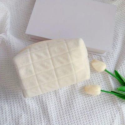 Trousse de maquillage mignonne en peluche pour femmes, petite trousse de toilette portable de voyage, couleur unie, fermeture éclair, trousse de toilette, pochette de rangement blanc