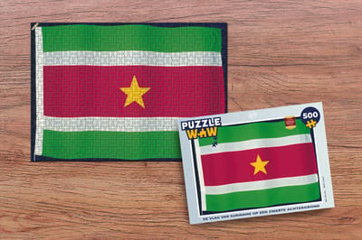 Puzzel De vlag van Suriname op een zwarte achtergrond - Legpuzzel - Puzzel 500 stukjes
